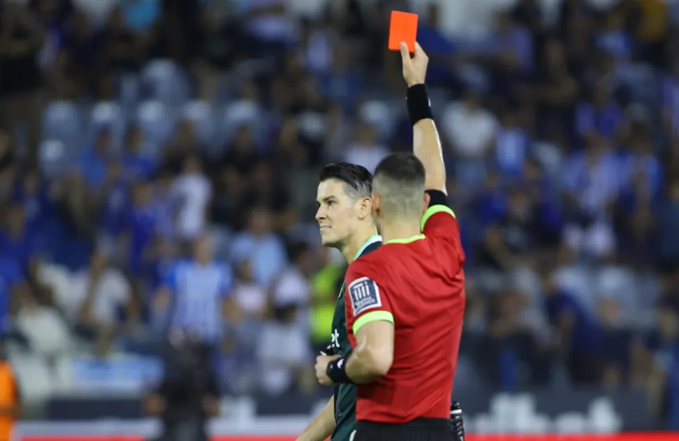 Οι σωστές και λάθος αποφάσεις των διαιτητών της 4ης αγωνιστικής