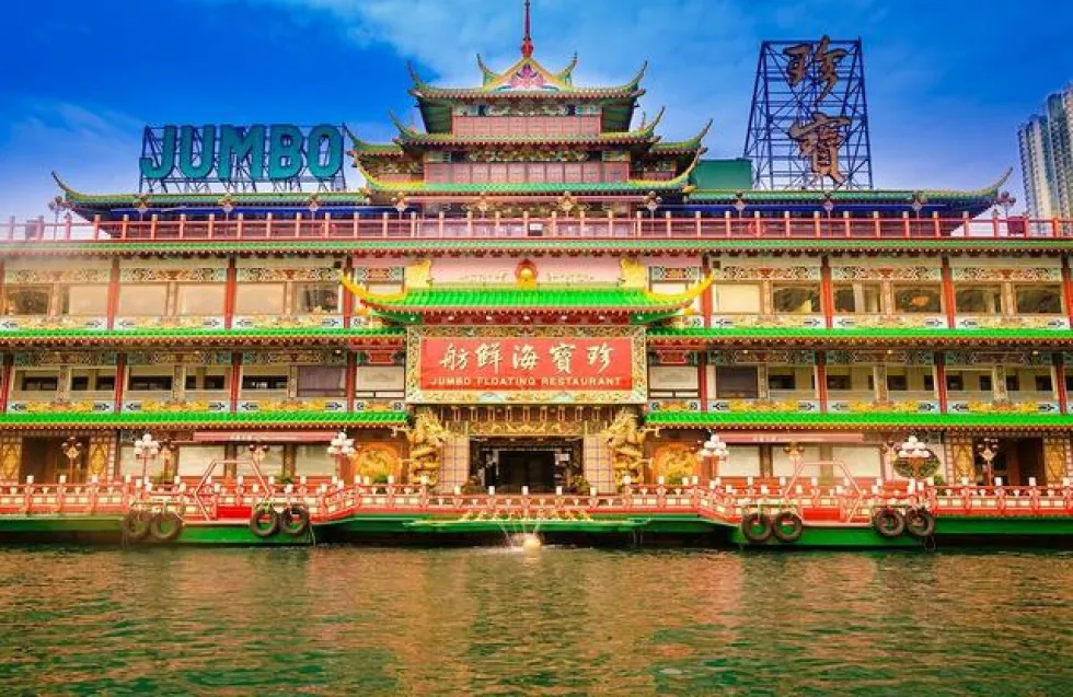 Χονκ Κονγκ: Βυθίστηκε το ιστορικό πλωτό εστιατόριο Jumbo