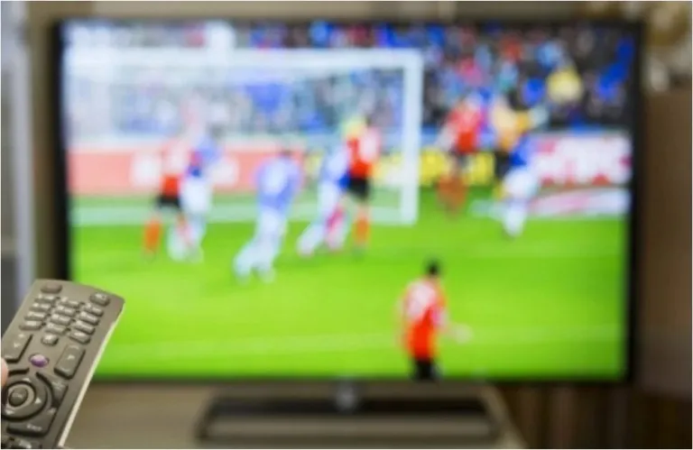 Τα φώτα στο «Γ. Καραϊσκάκης» και όχι μόνο (το τηλεοπτικό πρόγραμμα της ημέρας)