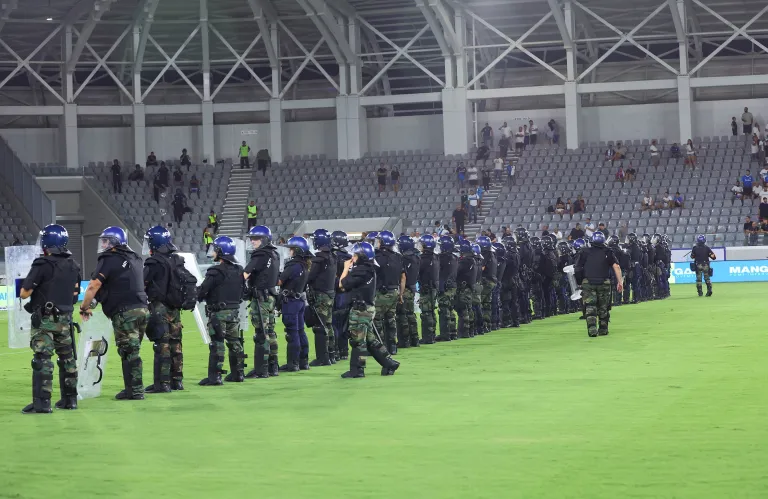 Βία στα γήπεδα: Πρόσθετες εξουσίες κατά της βίας στα γήπεδα - Νομοσχέδιο στη Βουλή