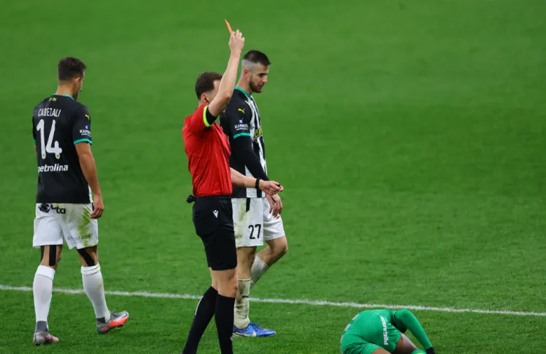 Επεξήγηση φάσεων: Θα έπρεπε να υποδειχθεί πέναλτι υπέρ του Άρη