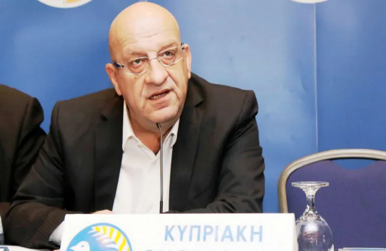 Πρέσινγκ από κυβέρνηση και ομάδες στον Κούμα για τη μετακίνηση φιλάθλων

