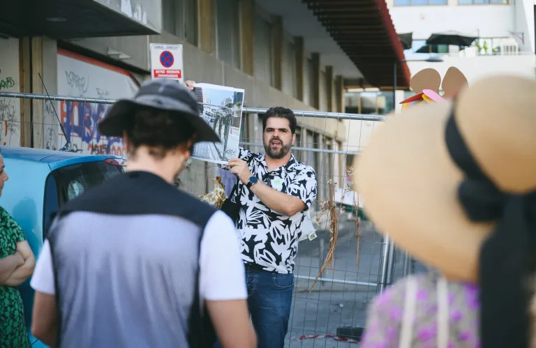 «Εκεί, Έξω, Μαζί»: Επτά άτομα μιλούν για την επαναδιεκδίκηση της πόλης