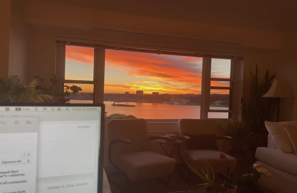 «Διεύθυνση Μόνιμης Κατοικίας» με τον Αλκίνοο Ιωαννίδη και την Κωνσταντίνα Ζάνου