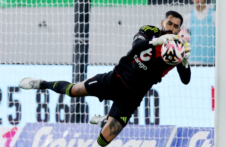 «Τρέχει» πρώτος ο Άλβες