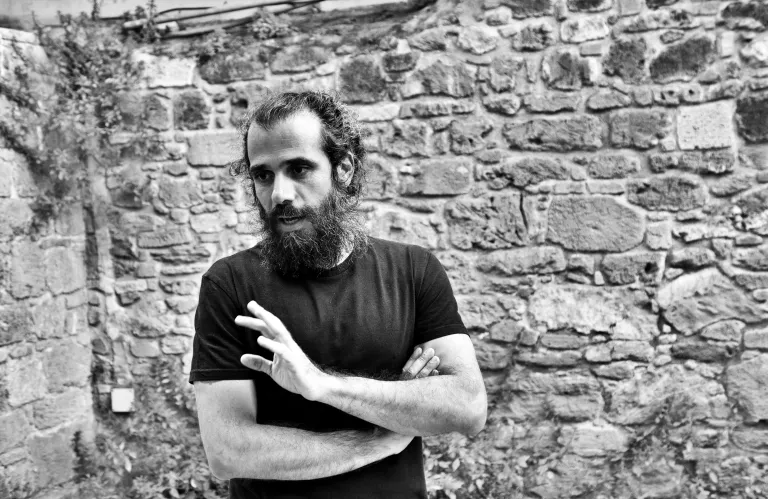 ZUSSAMEN FALLEN | Η νέα όπερα του Άντη Σκορδή στο Βερολίνο