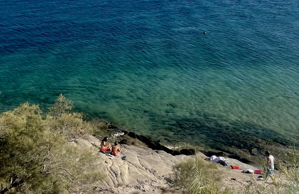 Το μεσογειακό καλοκαίρι των Καμύ, Ελύτη και Ταμπούκι