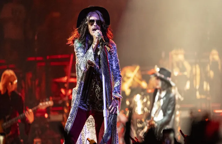 Αerosmith: Ο τραγουδιστής Steven Tyler υπέστη βλάβη στη φωνή του
